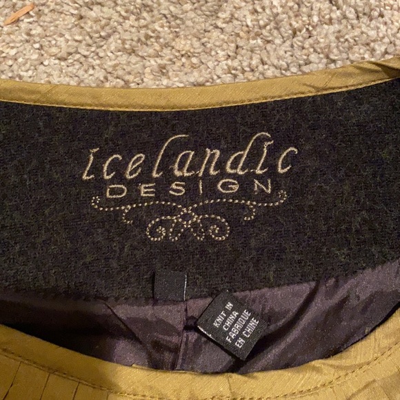 Icelandic Design Sweater - Picture 2 of 6